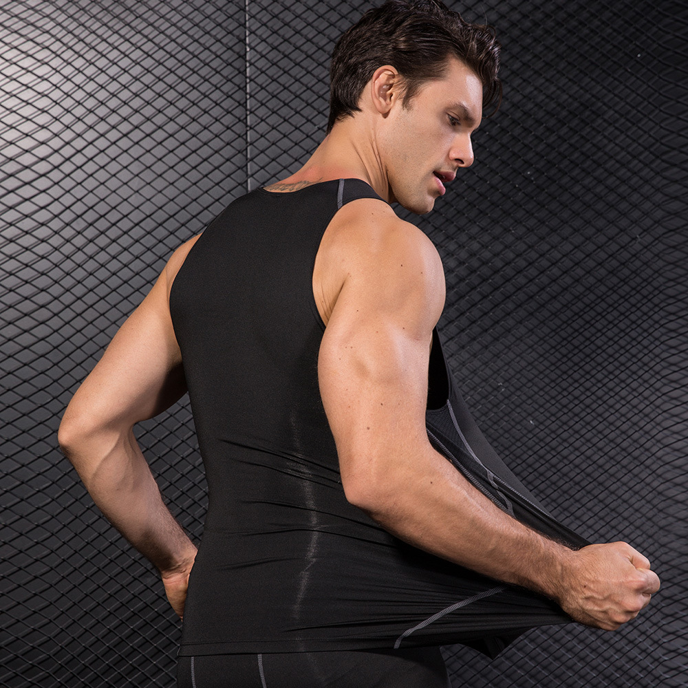 เสื้อกีฬาสีดำผู้ชายรัดรูปเสื้อ - T Shirt Tight Fit บทวิจารณ์และราคา